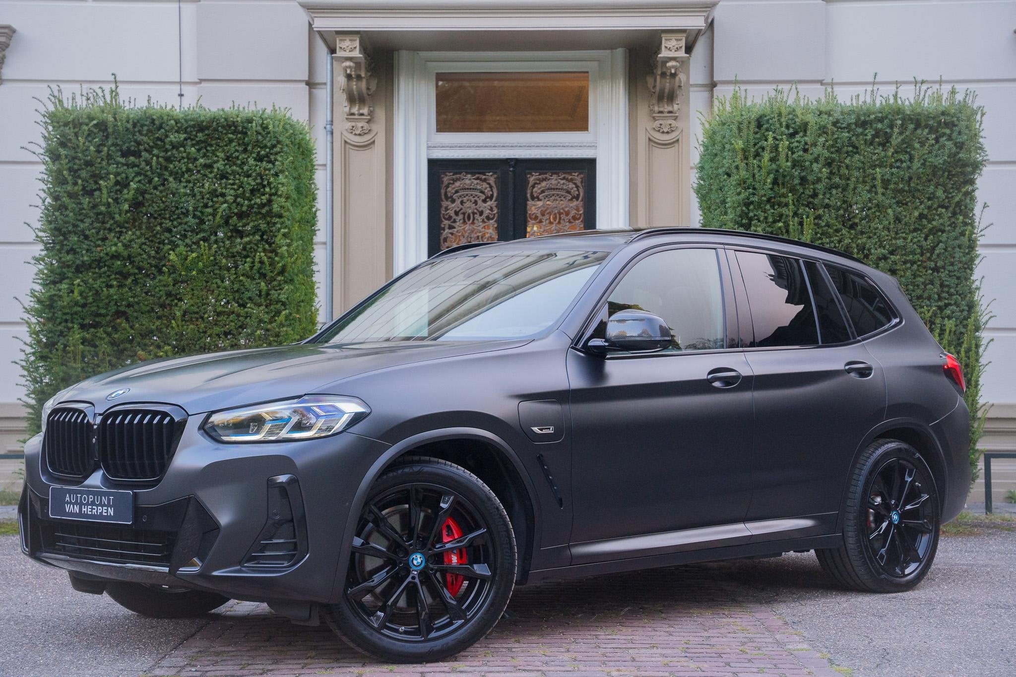 BMW X3 xDrive30e High Executive TREKHAAK | PANO | FROZEN GRE, Gebruikt, 4 cilinders, Bedrijf, Vierwielaandrijving