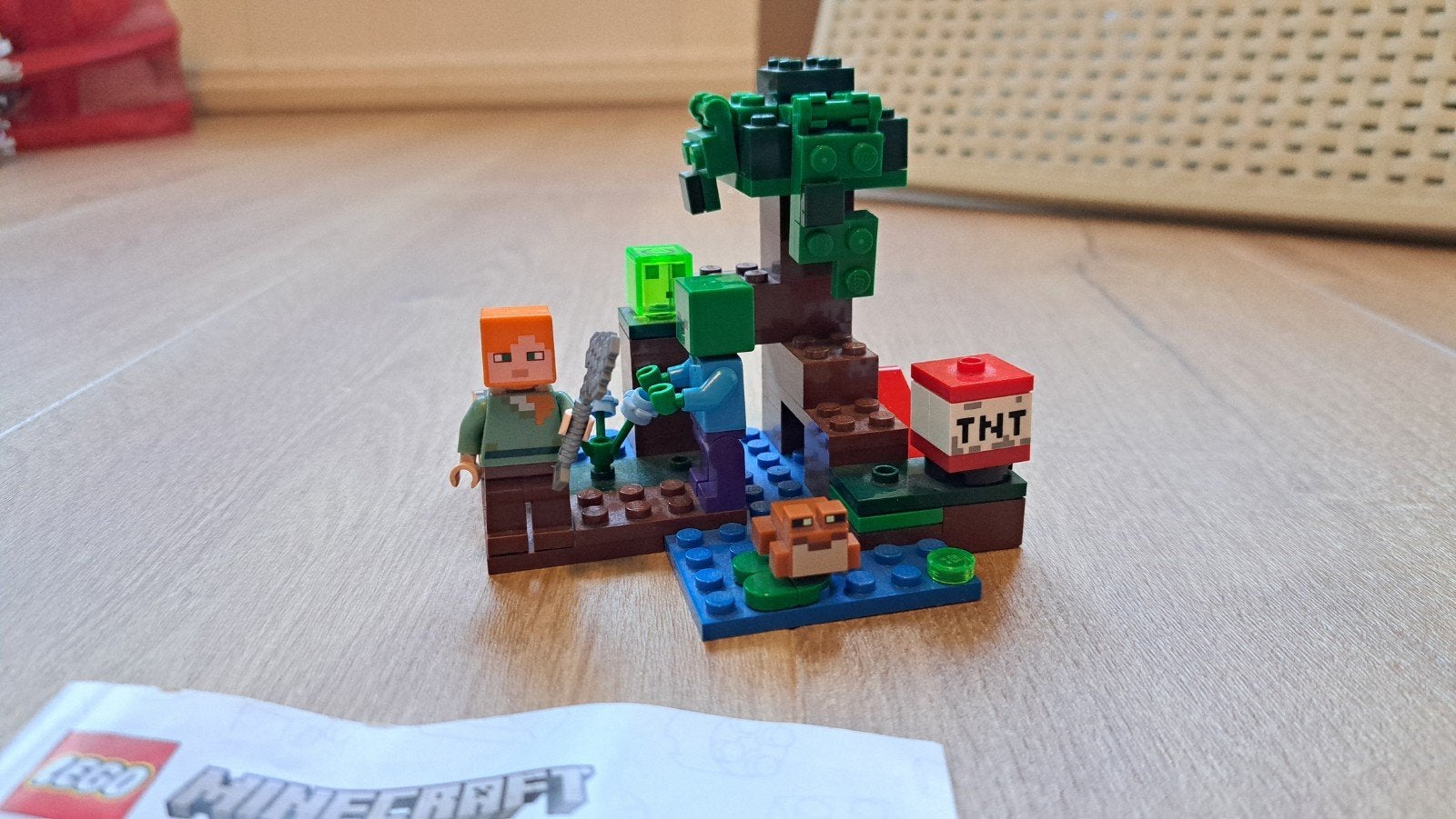 LEGO Minecraft 21240 Het Moerasavontuur, Ophalen of Verzenden, Zo goed als nieuw