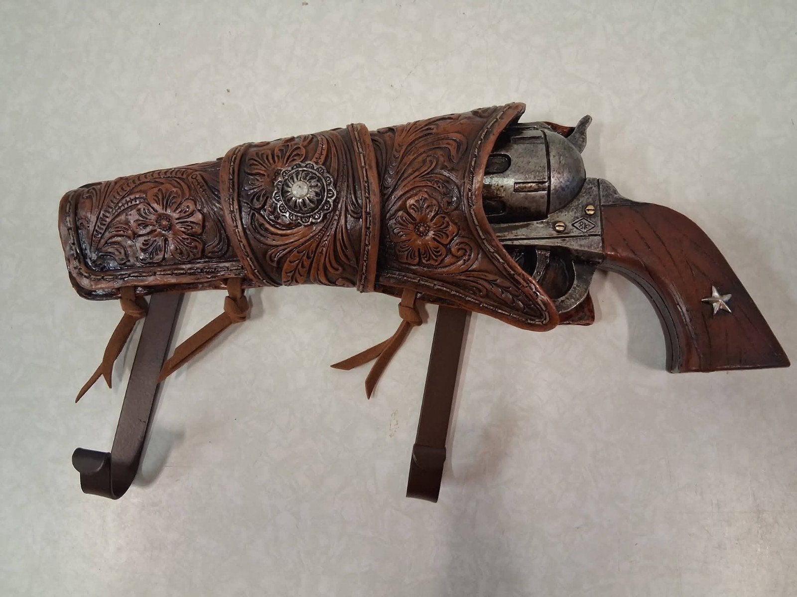 Kapstok met pistool in holster. Country/Western, Ophalen of Verzenden, Nieuw