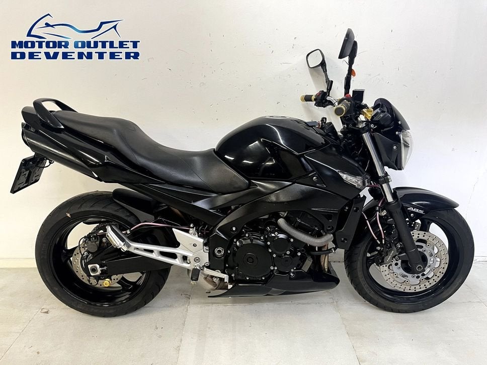 Prachtige SUZUKI GSR 600 A GSR600 BLACK EDITION (bj 2012), SUZUKI, 4 cilinders, Motorrijbewijs A, Bedrijf