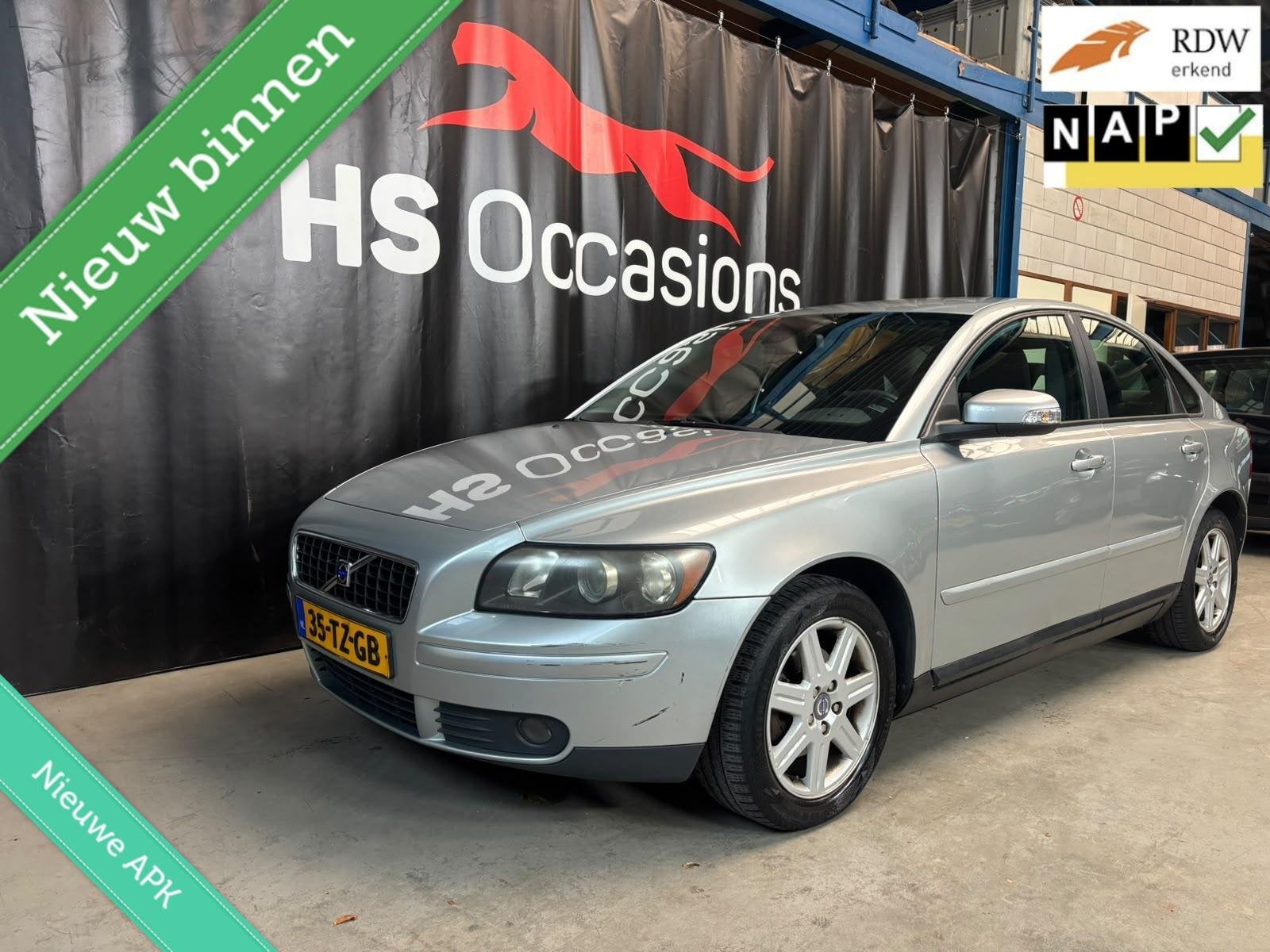 Volvo S40 1.8 Airco NAP PDC Cruise Elek. ramen, Auto's, Voorwielaandrijving, Gebruikt, Zwart, Sedan