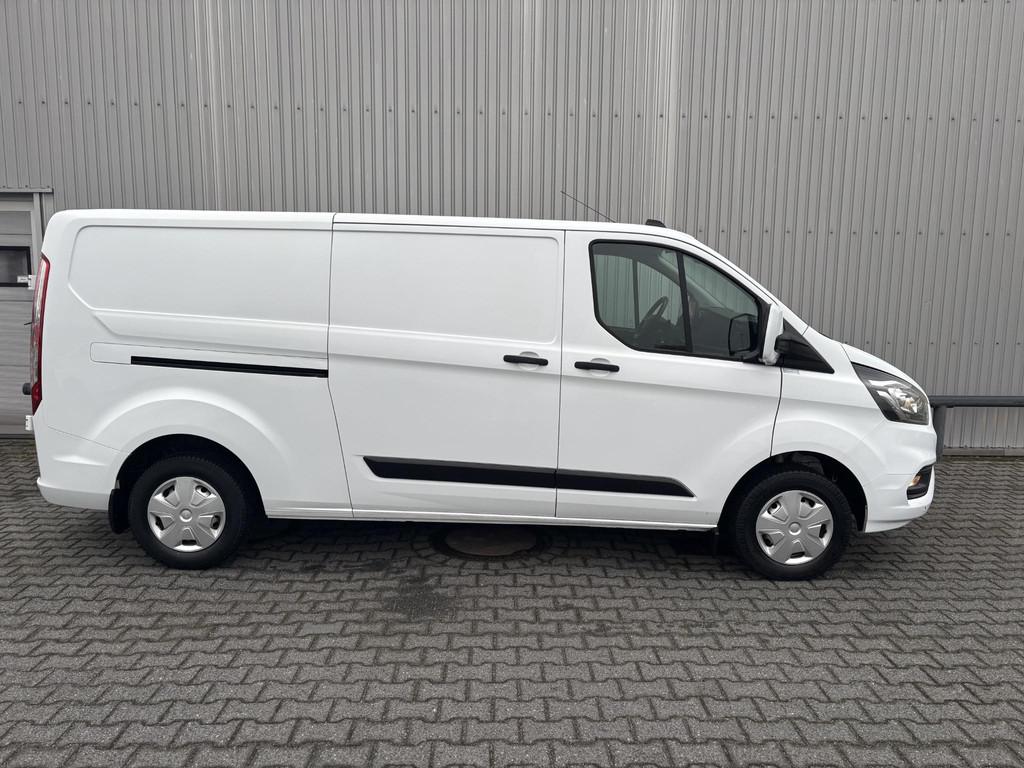 Ford Transit Custom 2.0 L2H1*A/C*CRUISE*NAV*CAMERA*STOELVERW, Voorwielaandrijving, 4 cilinders, 2800 kg, Wit