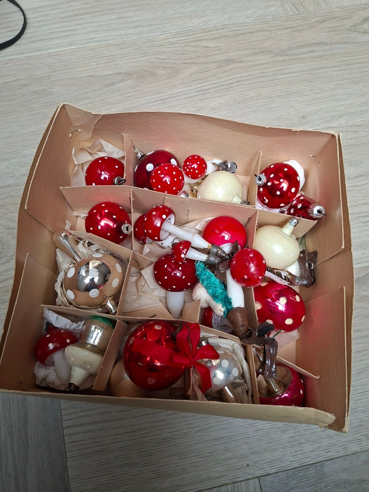 Antieke kerstballen en versiering ,  verzameling., Ophalen