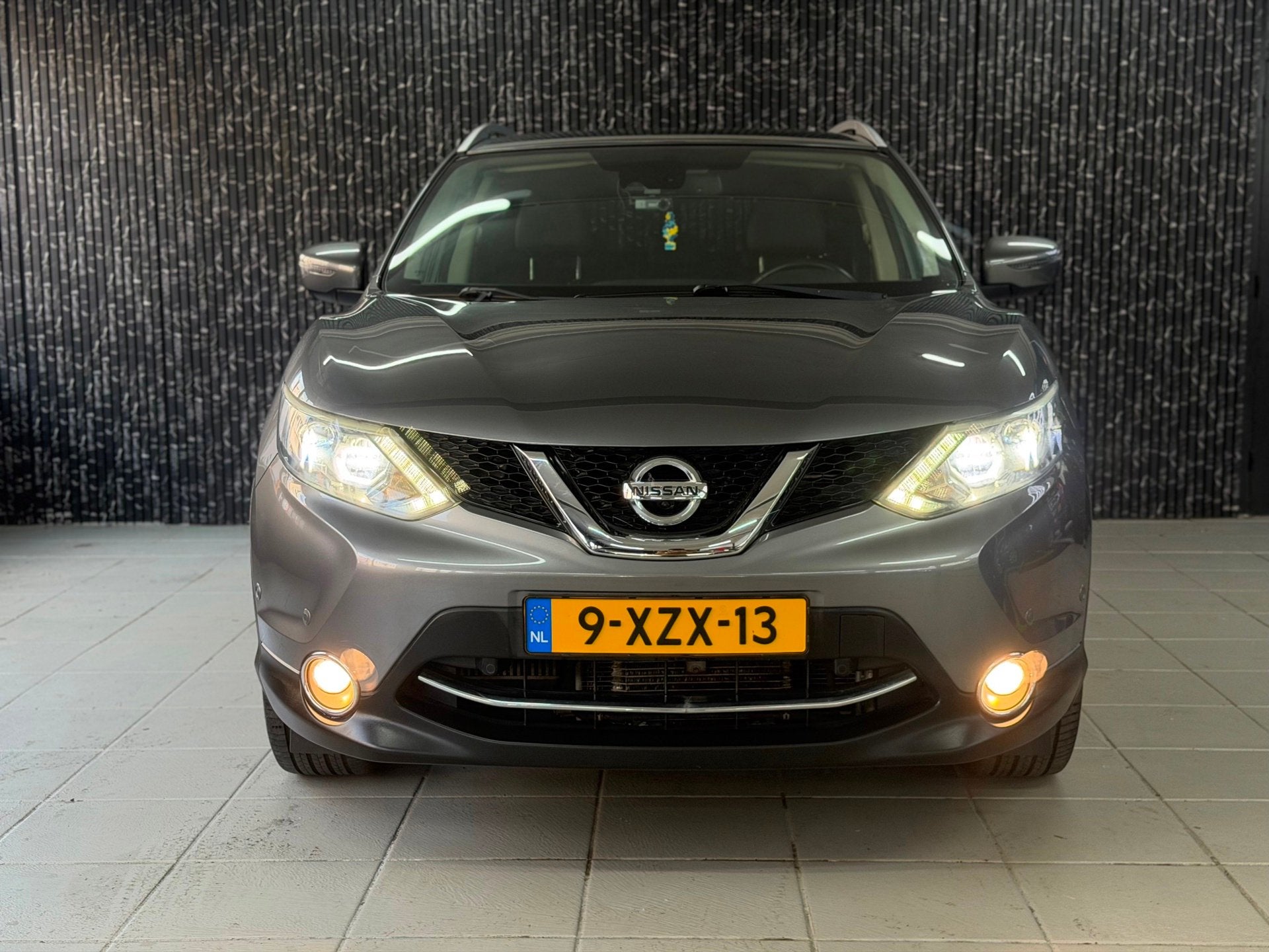 Nissan Qashqai 1.2 Tekna Automaat | 360 camera | leer |, Auto's, Gebruikt, 680 kg, 4 cilinders, 116 pk