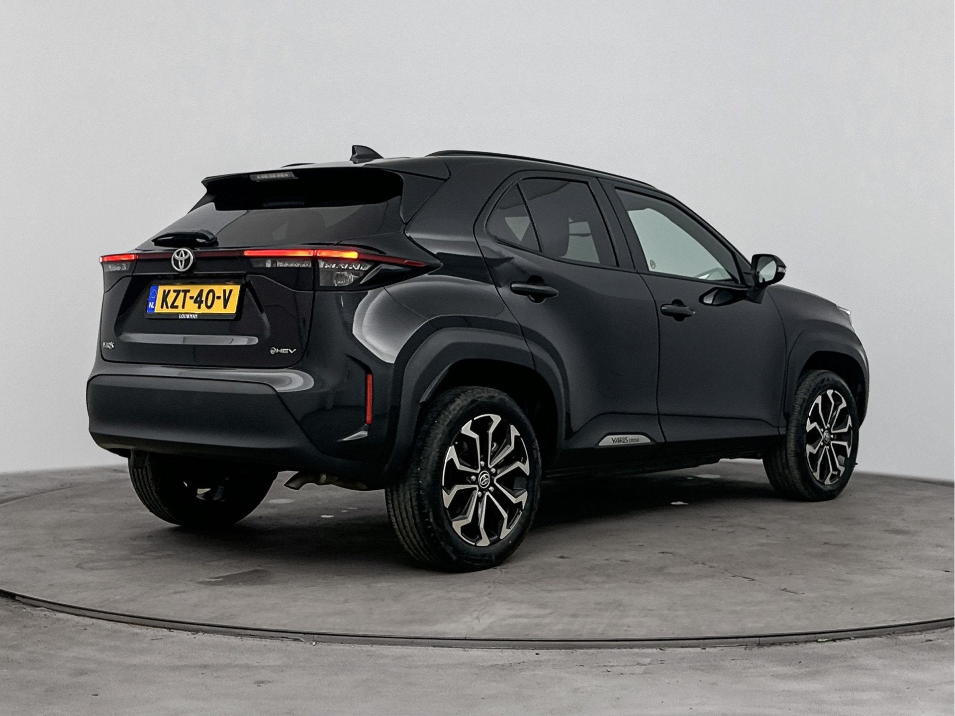 Toyota Yaris Cross 1.5 Hybrid 115 Dynamic | Stuur-Stoelverwa, 12 maanden, Stof, Gebruikt, 116 pk