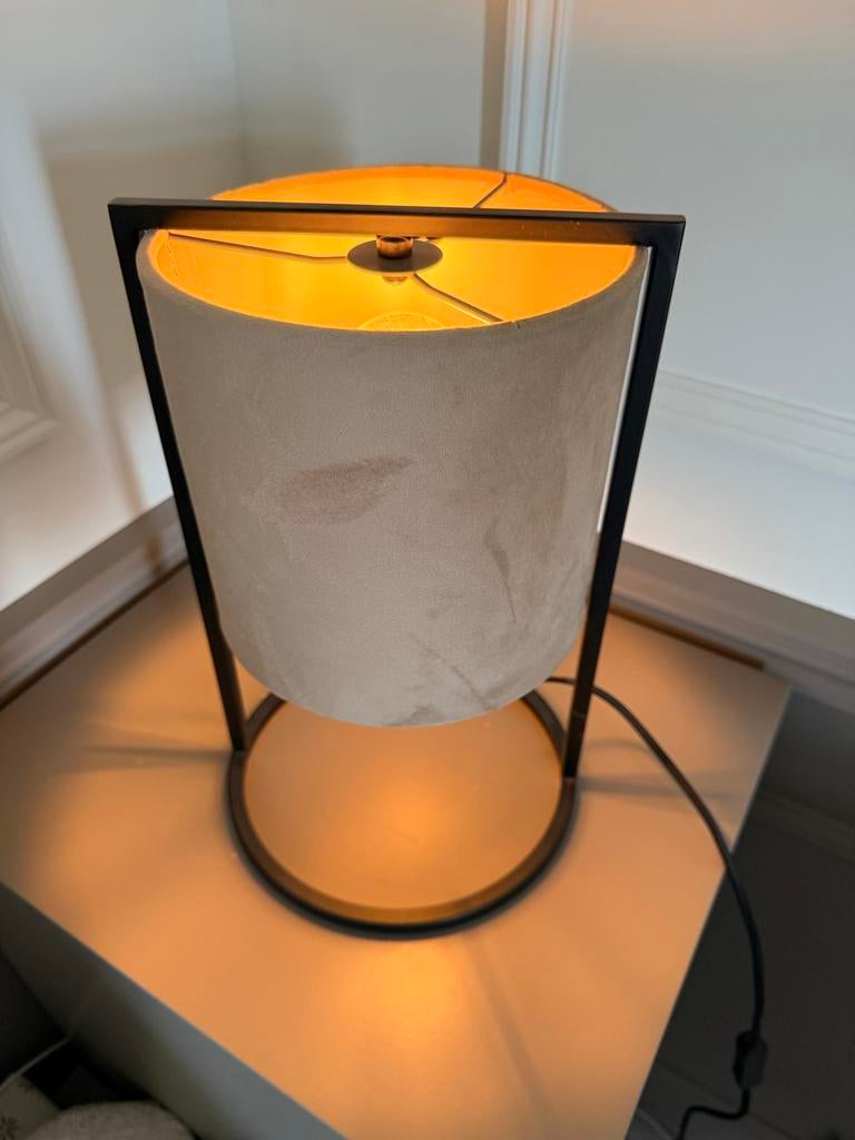 Set van 2 Santos nachtlampjes - Zwart met lichtbruine kap, Huis en Inrichting, Lampen | Tafellampen, Zo goed als nieuw, Minder dan 50 cm