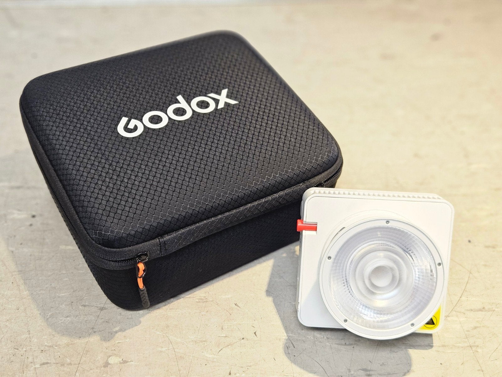 Godox ML100R Portable LED RGB Light - Zo goed als nieuw, Info@godox.com, Inclusief tas/hoes, Godox Photo Equipment Co. Ltd., LED-lamp