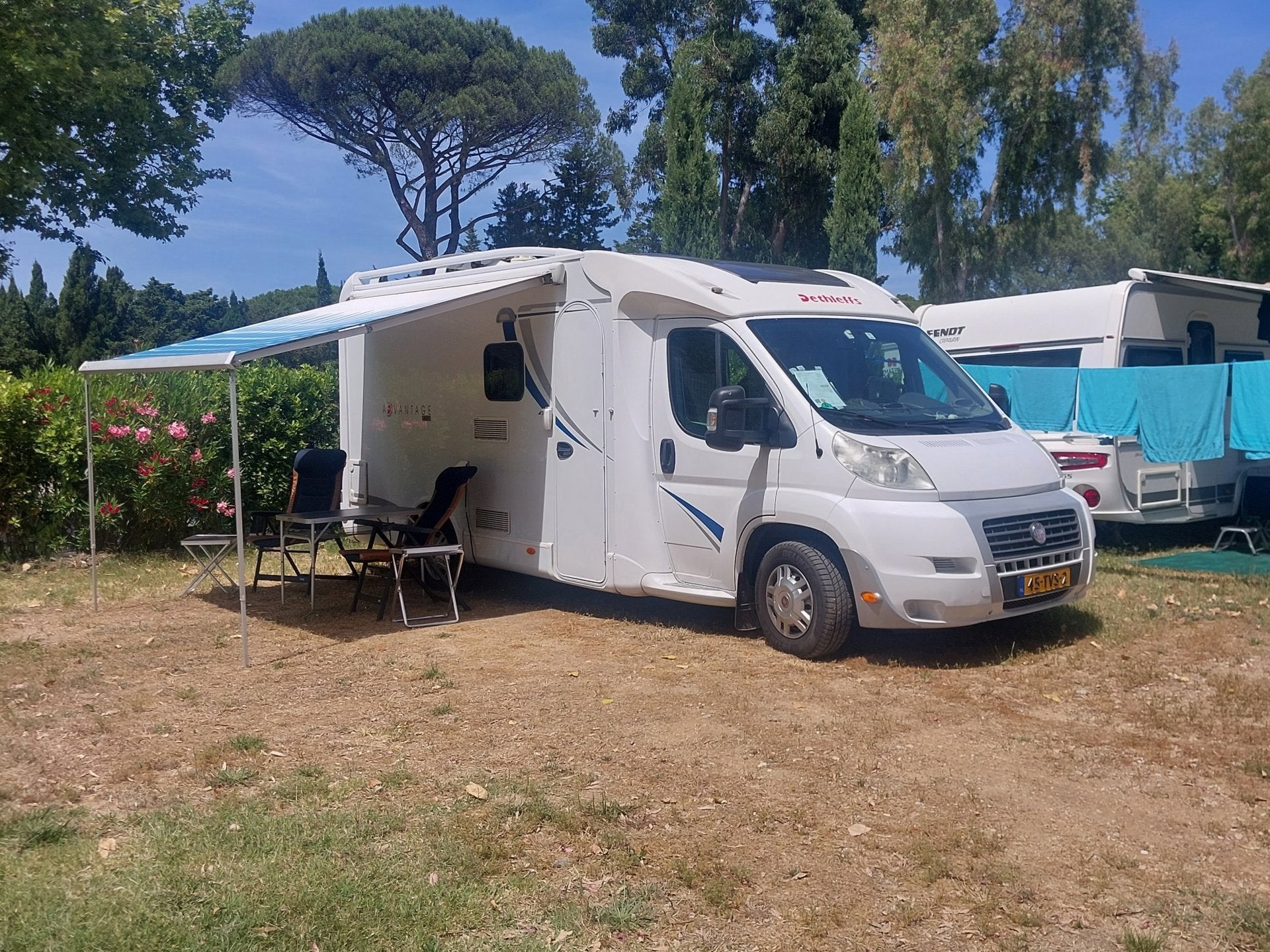Dethleffs T 5841 ! AIRCO + NETTE STAAT + APK !, Caravans en Kamperen, Airbags, Airconditioning, Bedrijf, Dethleffs