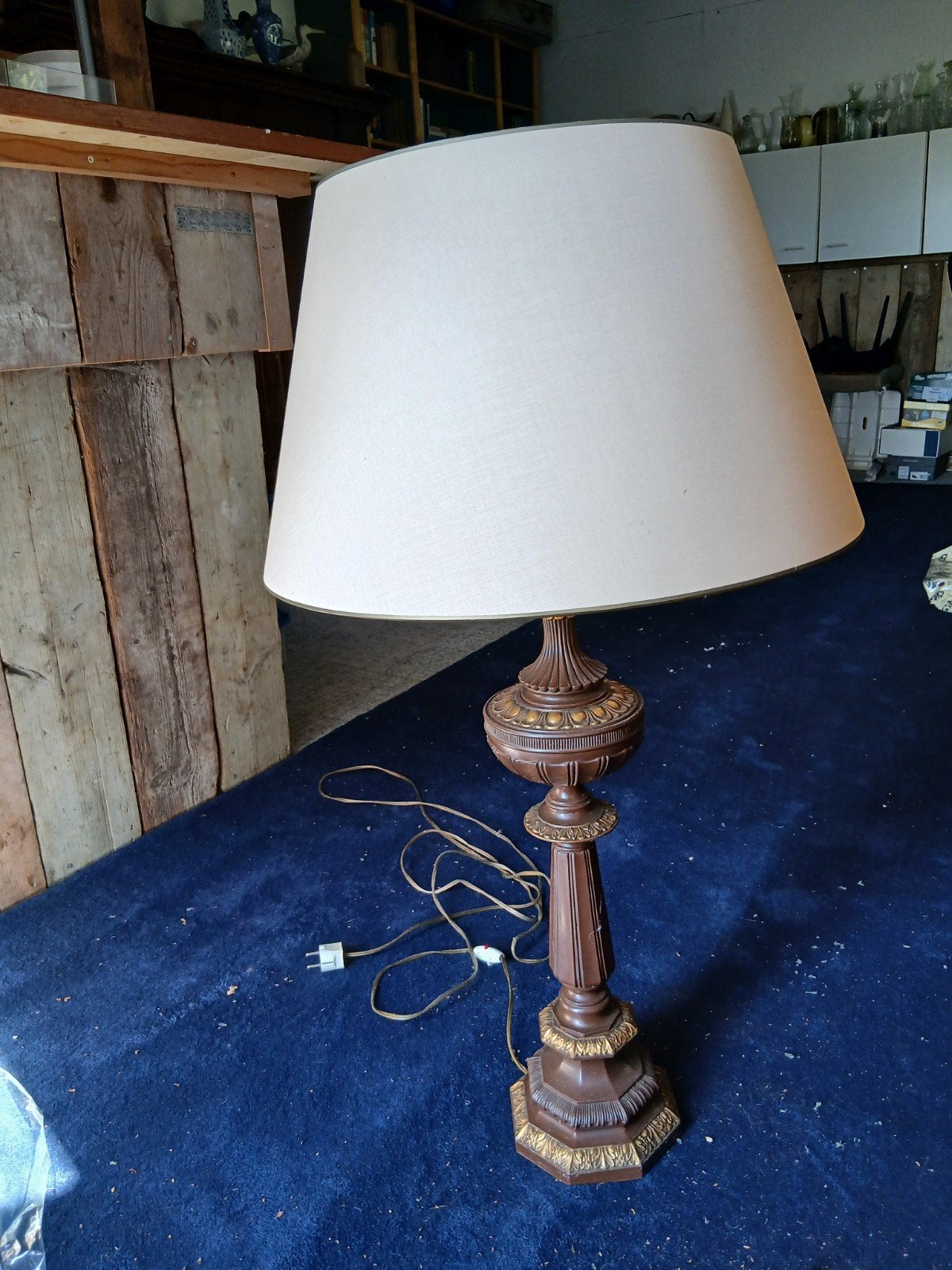 Antieke lampenvoet met kap hoog 102 cm, Ophalen