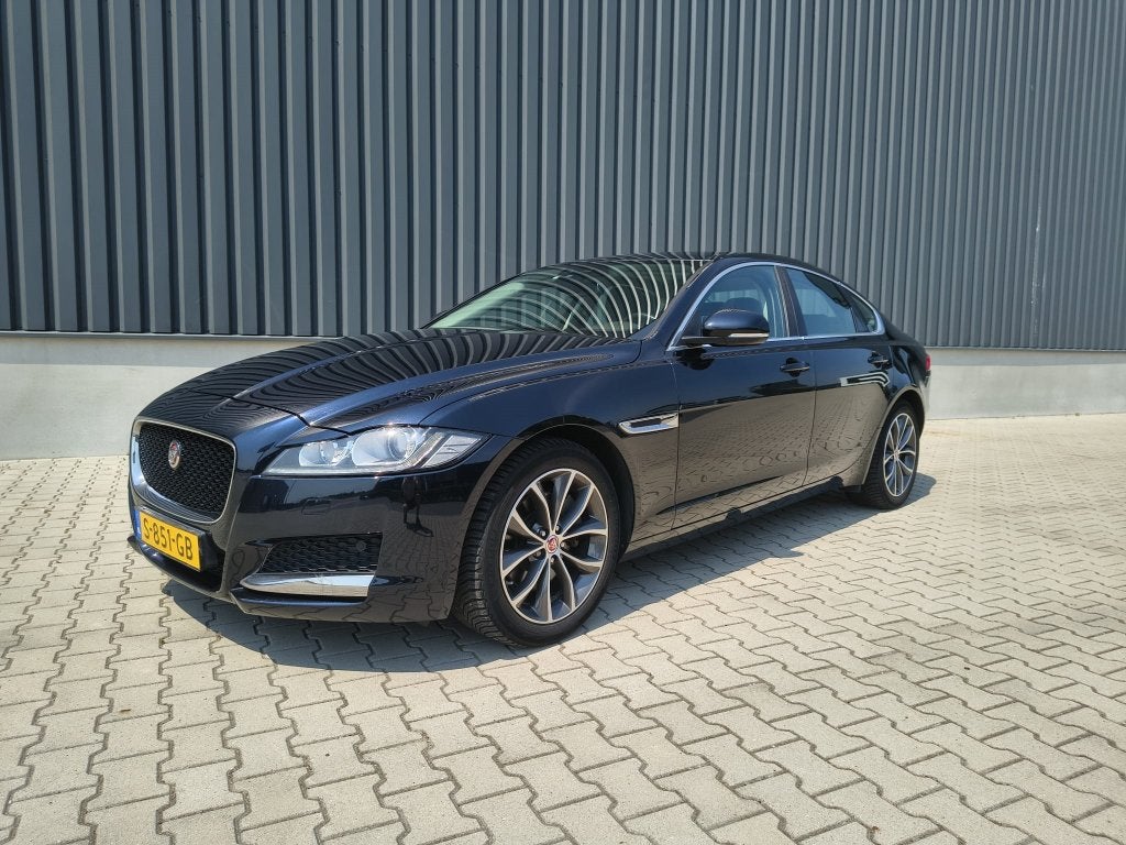 Jaguar XF 2.0T 177KW/240PK Aut8 2016 Zwart Full Option Luxe