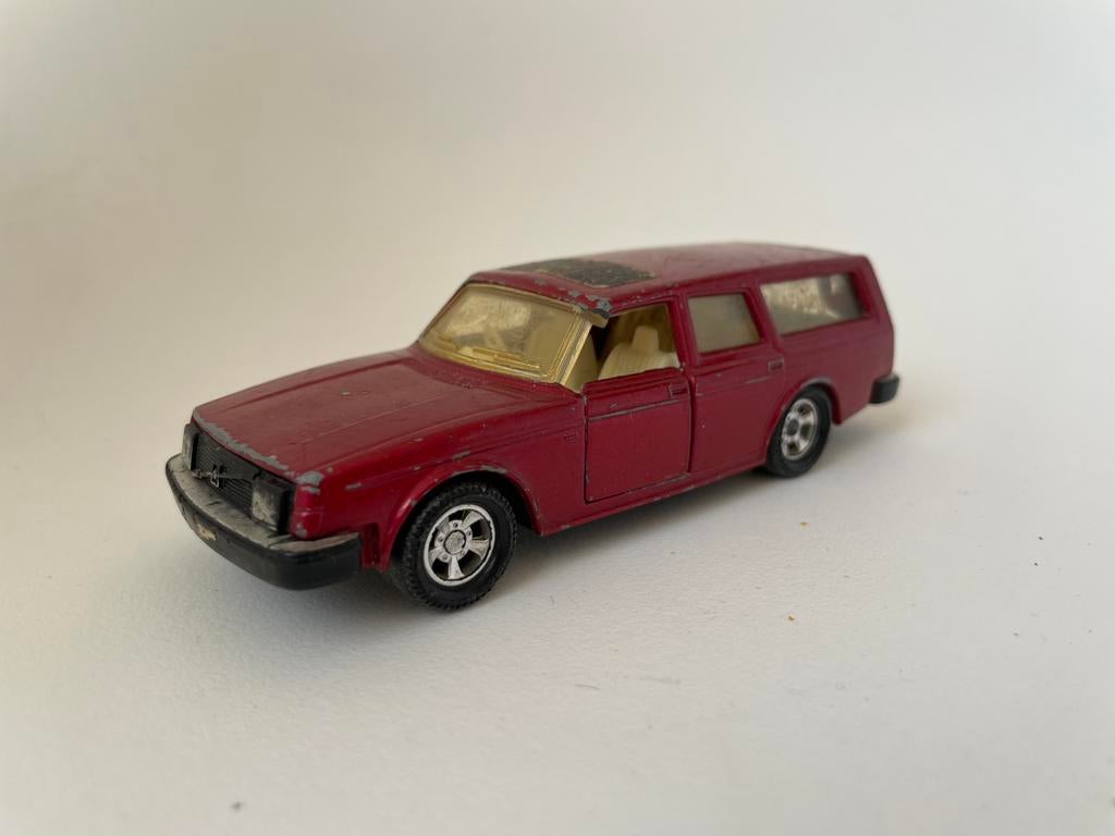 model Volvo 2-serie Estate , rood station, Matchbox 1/43, Ophalen of Verzenden, Gebruikt, Auto, Matchbox