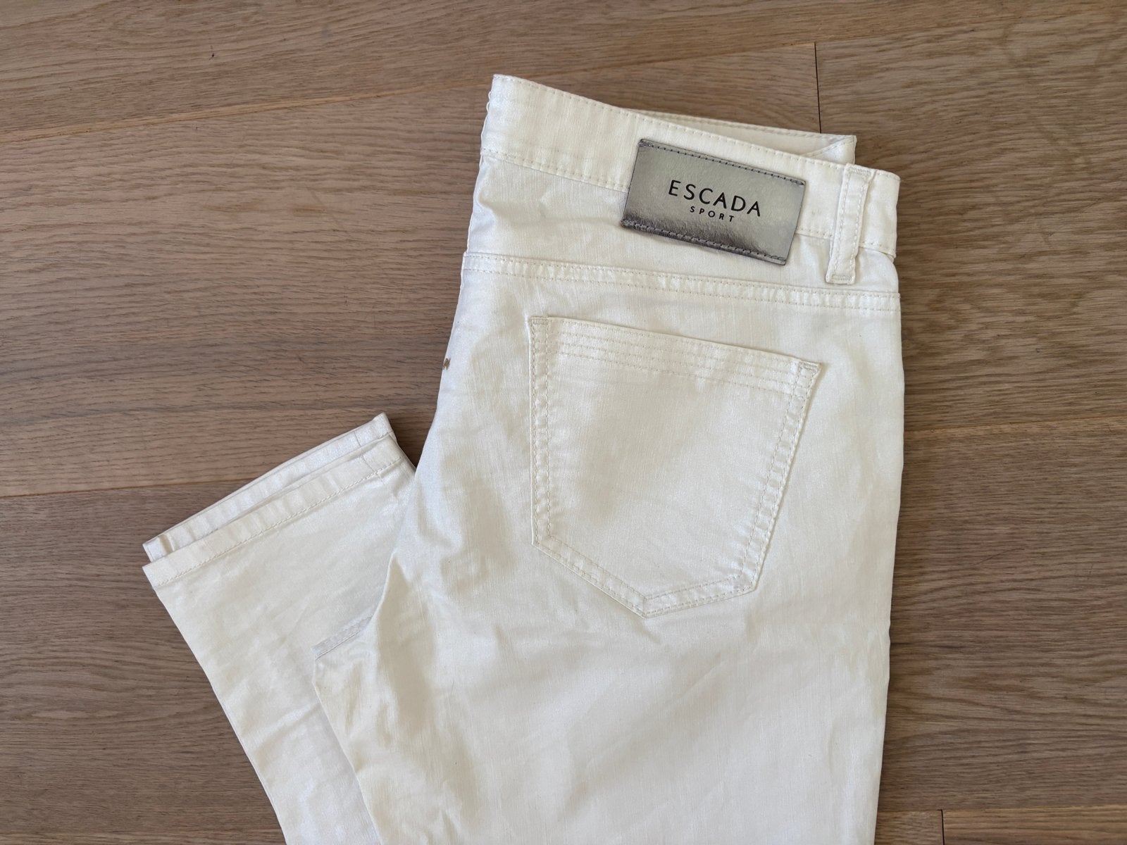 Escada Sport Witte Slim Fit Broek met Parelmoerglans Maat S, Wit, Ophalen of Verzenden, Zo goed als nieuw, Maat 36 (S)