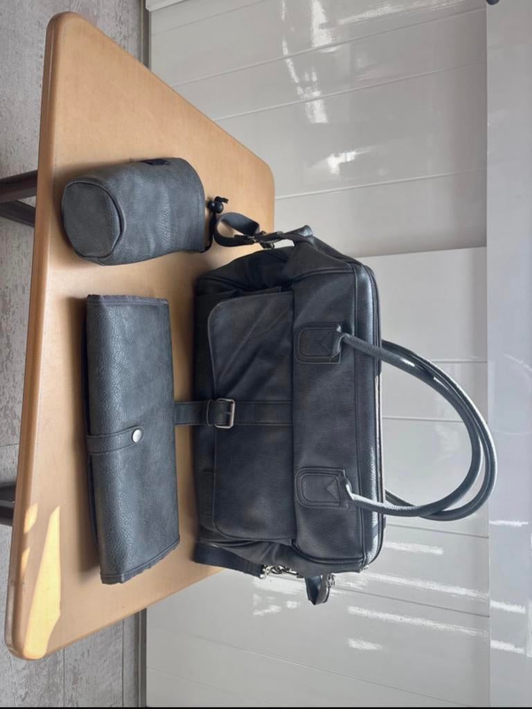 Luiertas met toebehoren, Kinderen en Baby's, Ophalen, Gebruikt, Schoudertas