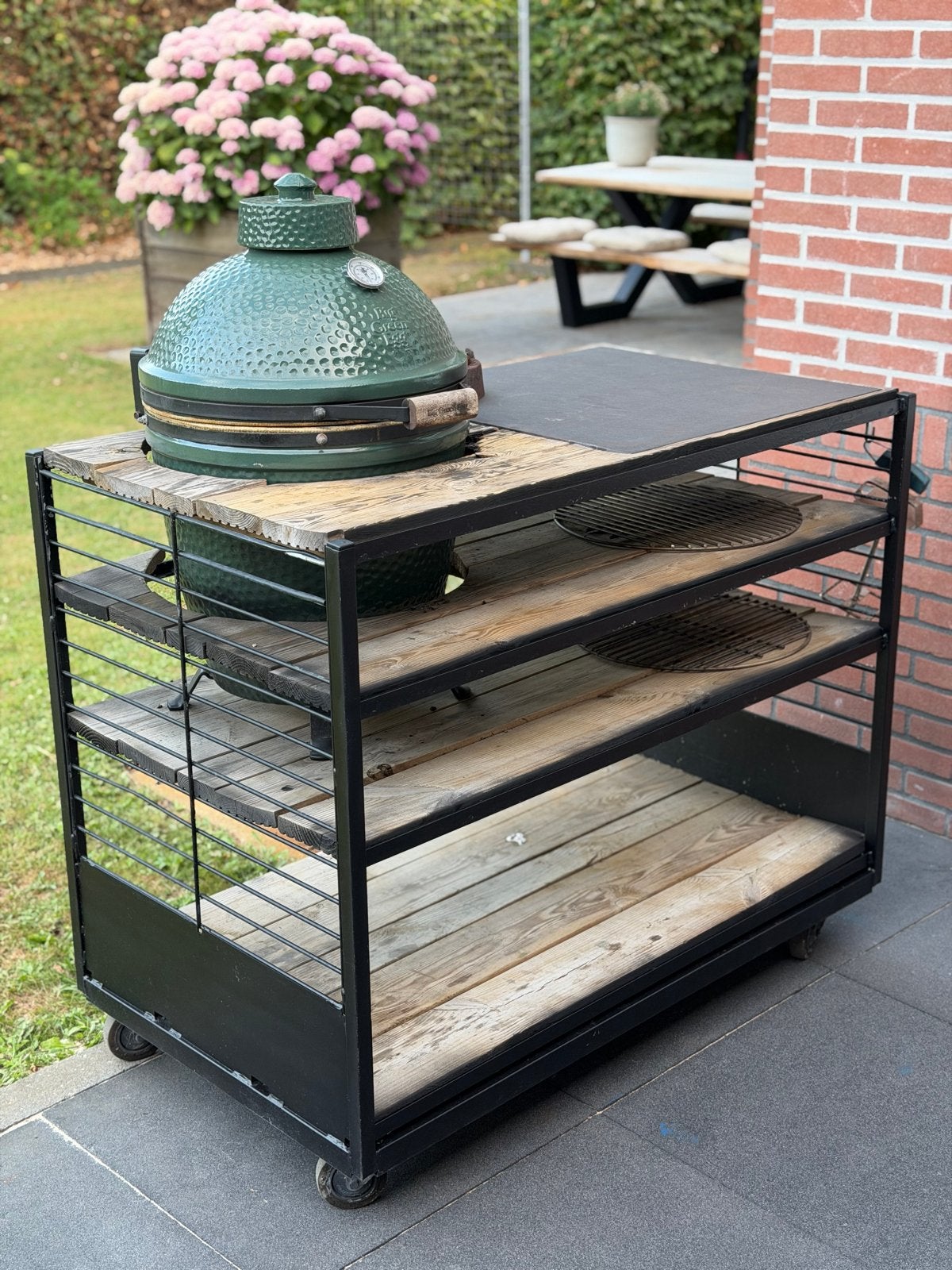 Big Green Egg Medium met meubel op wielen, Tuin en Terras, Ophalen, Gebruikt, Met accessoires