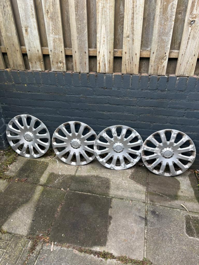 Ford 15 inch Wieldoppen, Auto diversen, Ophalen