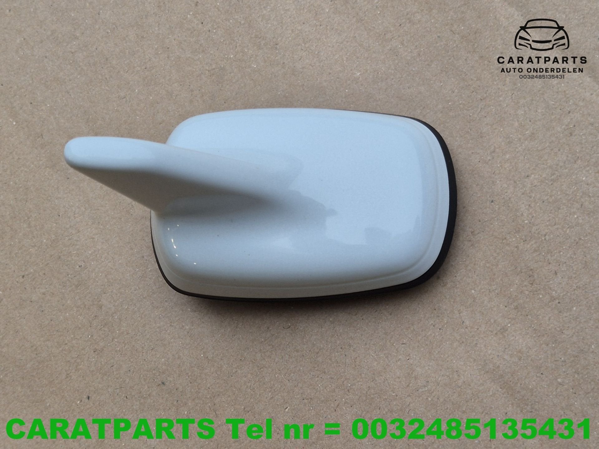 4G0035503E A4 A5 antenne RS4 RS5 A6 dakantenne A7 Q3 S4 RS6, Gebruikt, AUDI AG, Auto-Union-Strasse 1
85045  Ingolstadt, DE, Kundenbetreuung@audi.de