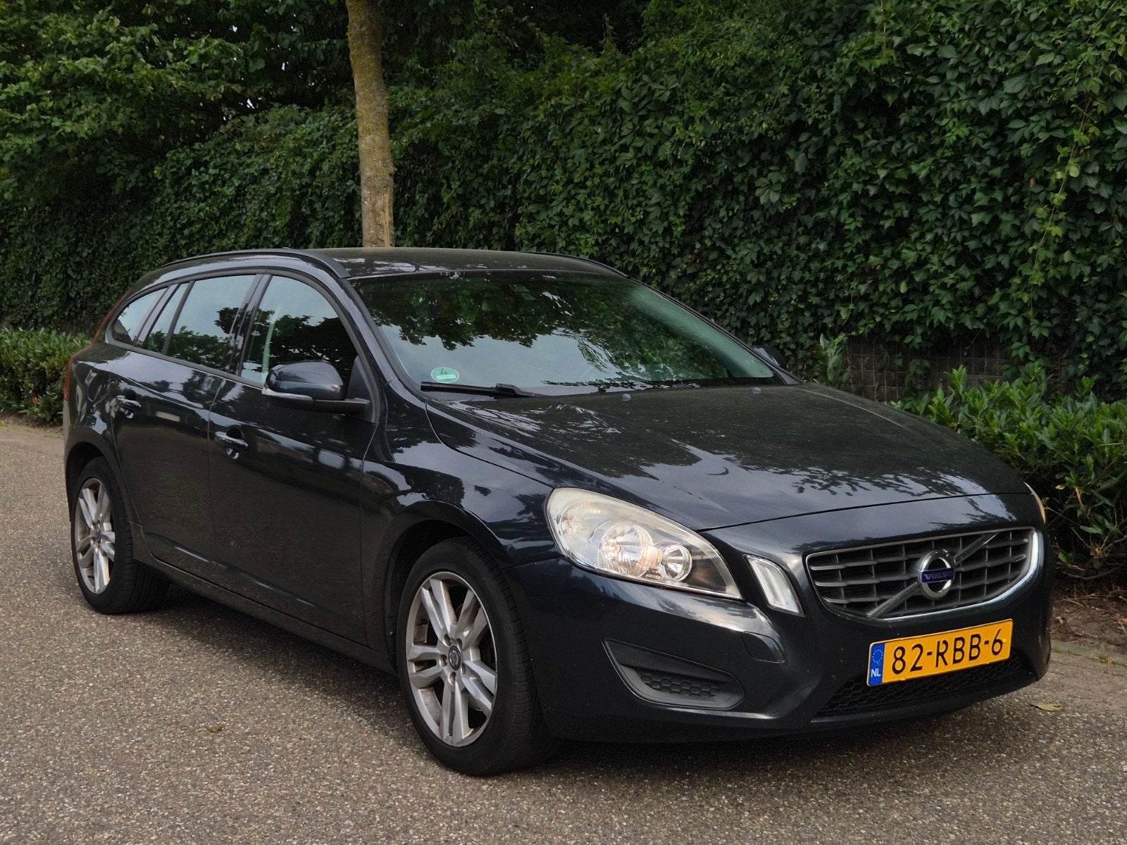 Volvo V60 T3 Start/stop 150pk 2011 Grijs trekhaak, Voorwielaandrijving, 1596 cc, 15 km/l, 4 cilinders