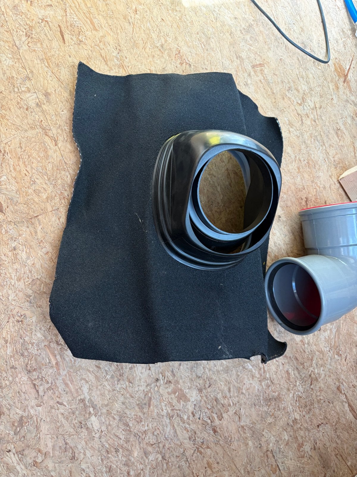 Dakdoorvoer PVC met bocht - nieuw, Afvoer, Pvc, Nieuw, Ophalen of Verzenden