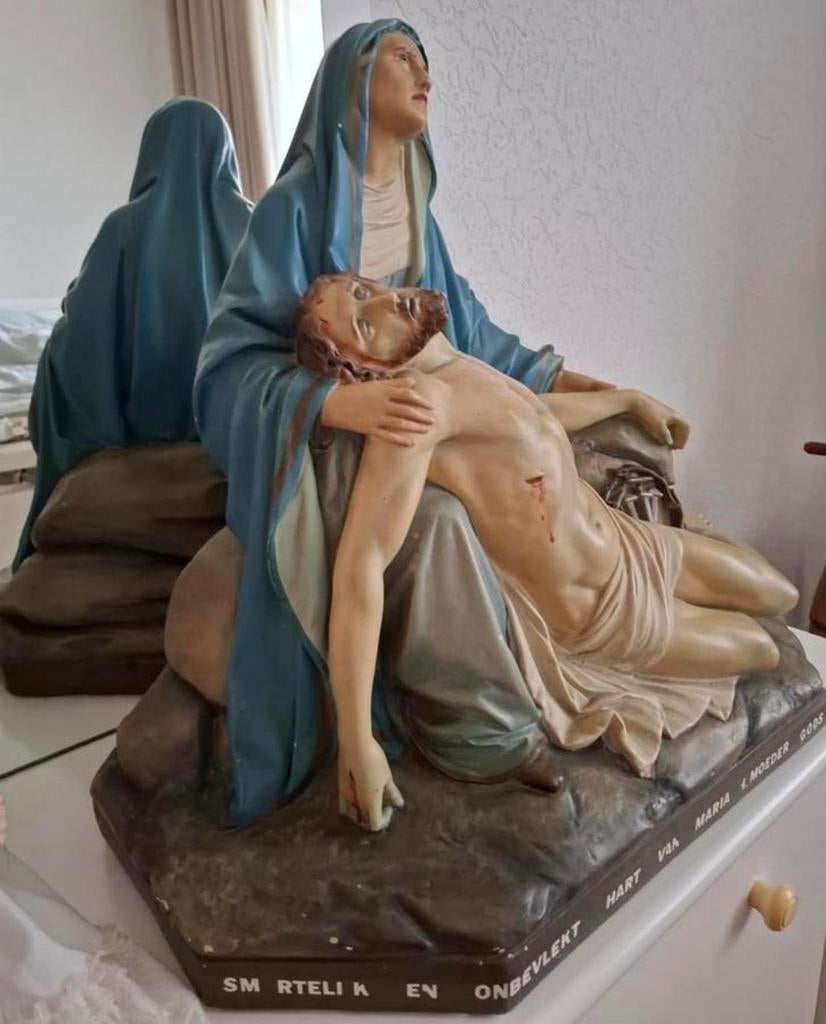 Pïeta  replica michelangelo, Ophalen