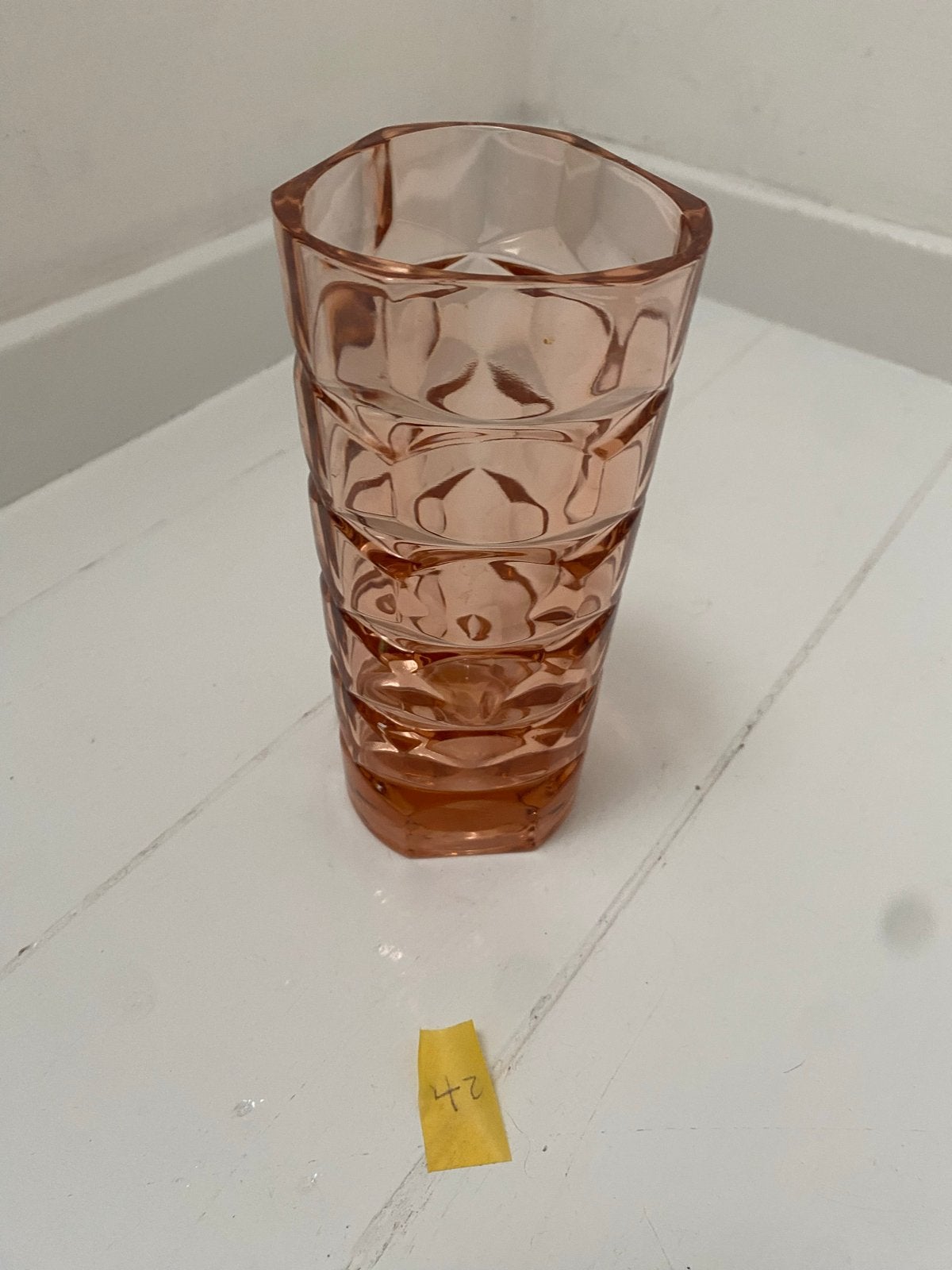 Vintage Roze Glazen Vaas met Reliëfpatroon, Ophalen of Verzenden