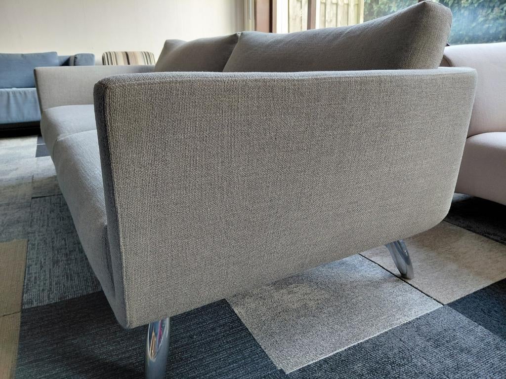 Design on Stock | Byen | 3 zits | Grijs, Gebruikt, Modern design Studio Foorumi, Design on stock, Info@andriesign.nl