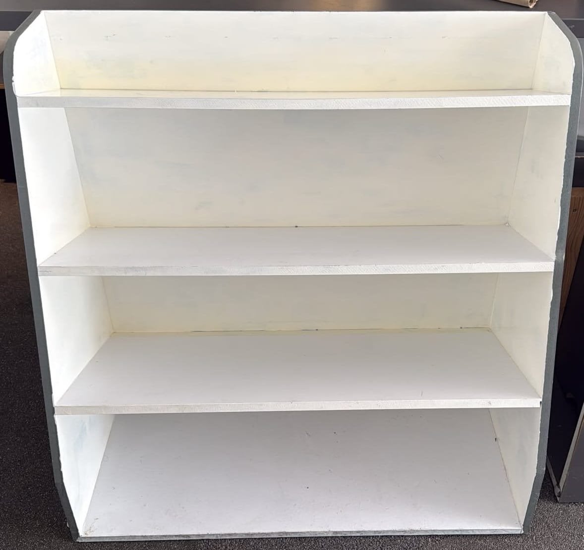 2x Display snoeprek / Witte boekenplank met 4 vakken, Ophalen, Met plank(en), Gebruikt, 100 tot 150 cm