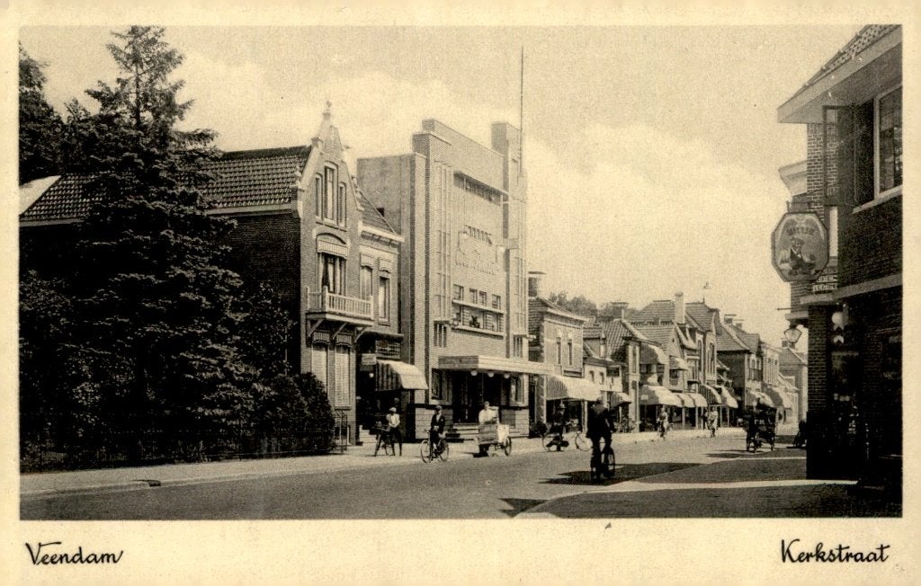 Veendam Kerkstraat met Bioscoop # 323, Verzenden, 1920 tot 1940, Gelopen, Groningen
