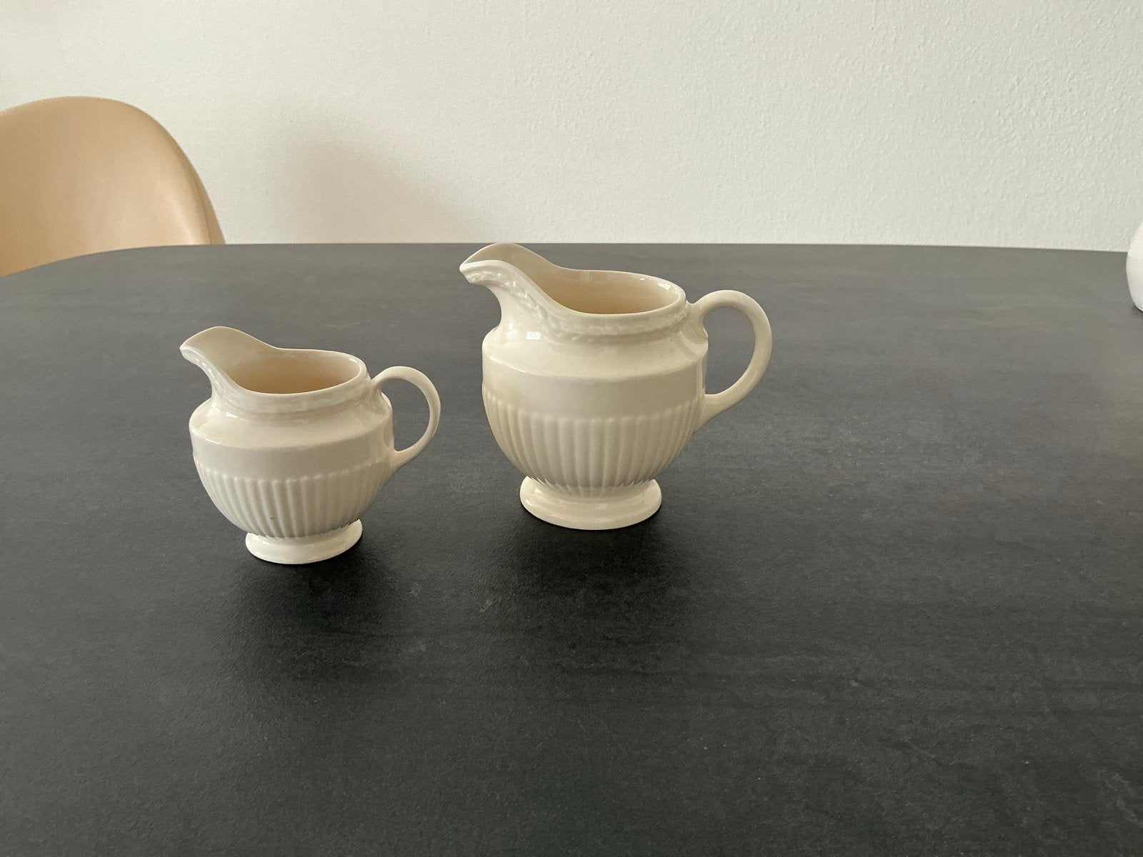 Set van 2 Wedgwood EDME melkkannetjes - Nieuwstaat, Kan, Keramiek, Ophalen of Verzenden, Zo goed als nieuw
