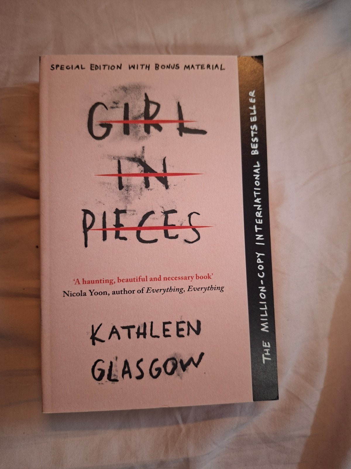 Girl in Pieces - Speciale Editie met Bonusmateriaal, Boeken, Ophalen of Verzenden, Zo goed als nieuw, Kathleen Glasgow, Wereld overig