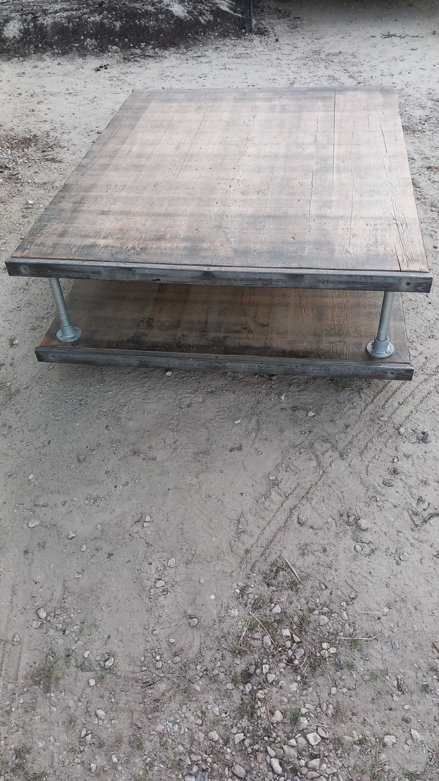 Salontafel van steenschotten met vintage zwenkwielen, Ophalen, Rechthoekig, 100 tot 150 cm, 50 tot 100 cm