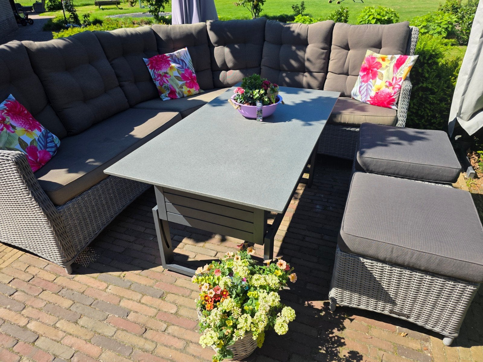 Intenso Milano loungeset/diningset/hoekbank/tafel/2hockers, Ophalen, Wicker, Bijzettafel