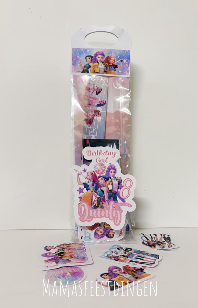 Traktatie klaparmband,stickers en snack KPOP HUNTRIX, Ophalen of Verzenden, Zo goed als nieuw