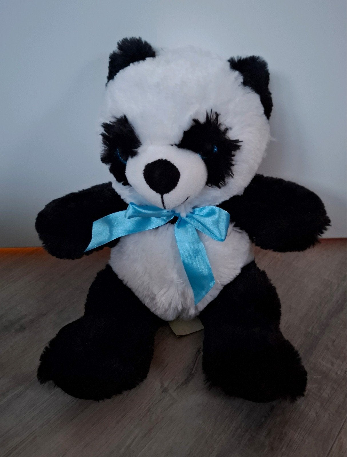 Pandabeer met blauwe strik, Ophalen of Verzenden, Zo goed als nieuw, Beer, Middelgroot (20 tot 80 cm)