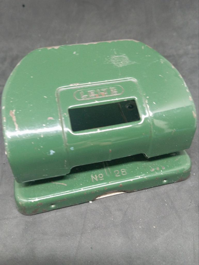 Vintage Leitz No. 28 Perforator - Groen, Ophalen of Verzenden