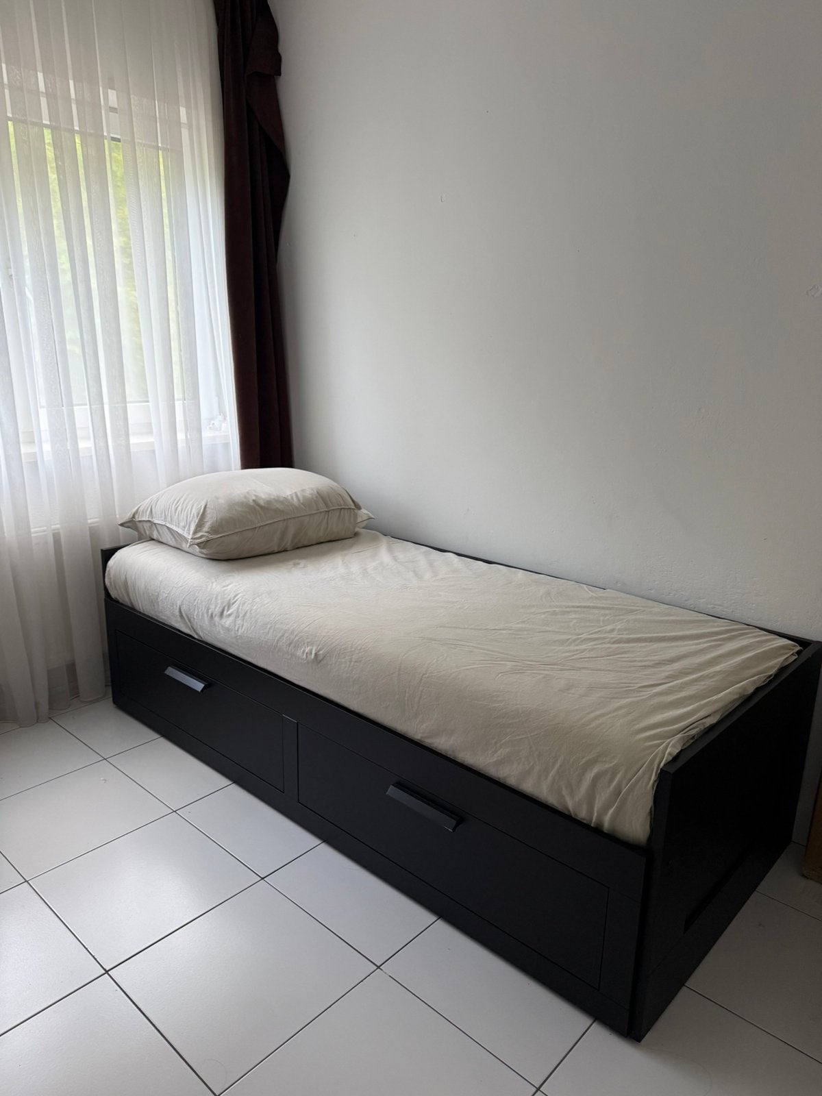 IKEA BRIMNES bedbank zwart – inclusief 2 matrassen, Ophalen, Zwart, Tweepersoons, Zo goed als nieuw