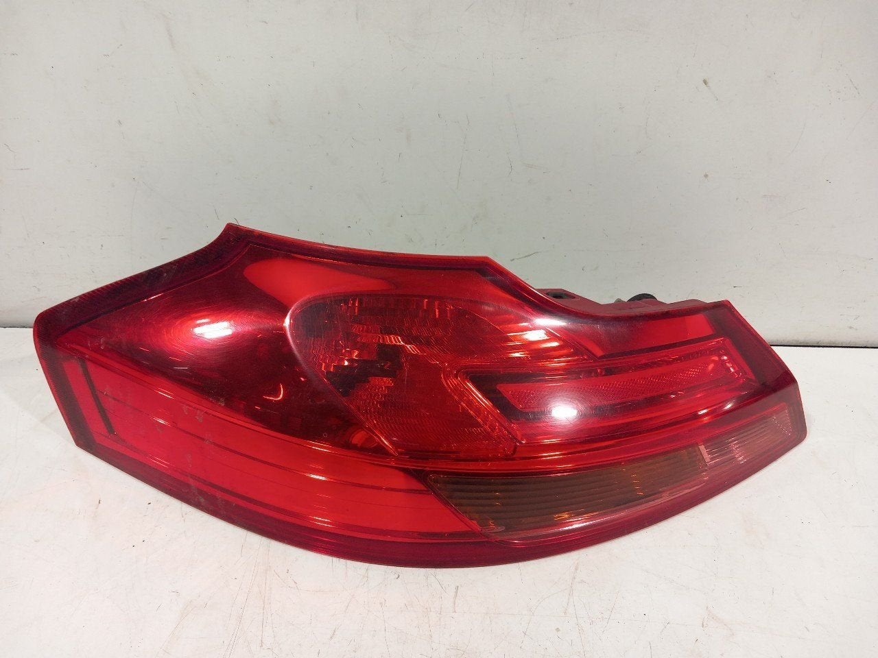Achterlicht links buiten Opel Insignia, Auto-onderdelen, Onderdelen@venauto.nl, Van der Ven Autorecycling B.V., Gebruikt, Ettenseweg 76, 4706 PB Roosendaal, The Netherlands