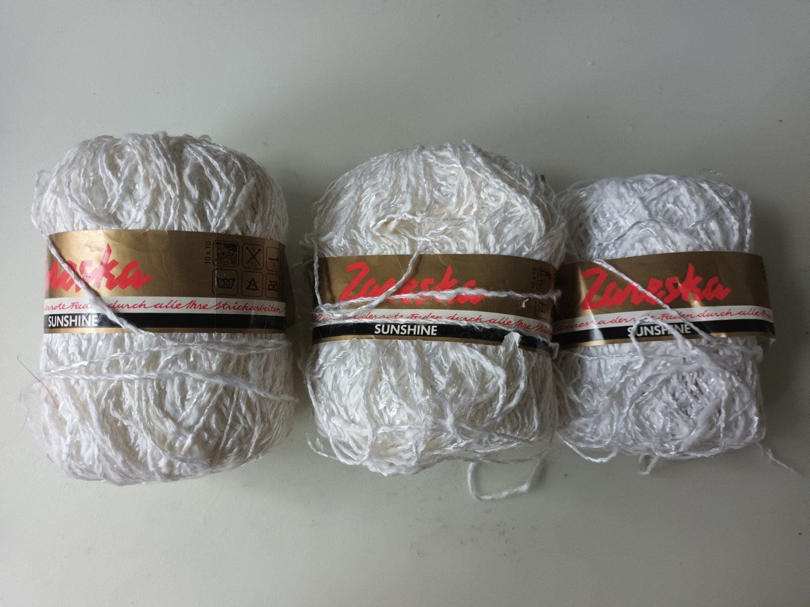 3 witte bollen wol garen wit Zareska sunshine katoen viscose, Ophalen of Verzenden, Zo goed als nieuw, Breien of Haken, Wol of Garen