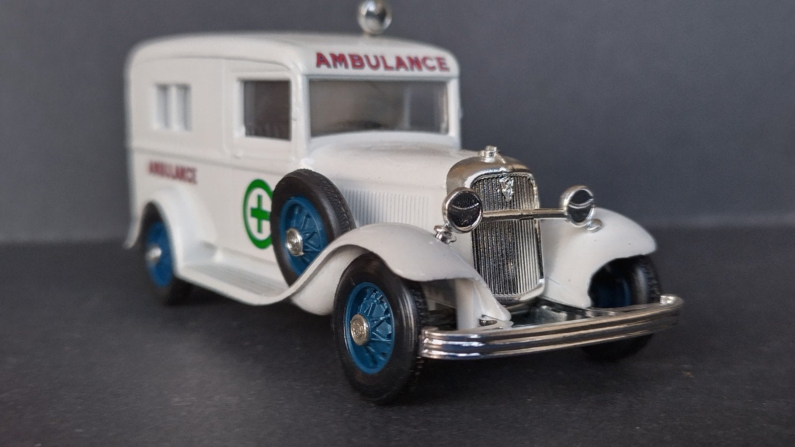 Ford 1932 ambulance 1:43 Eligor Pol, Overige merken, Auto, Verzenden, M