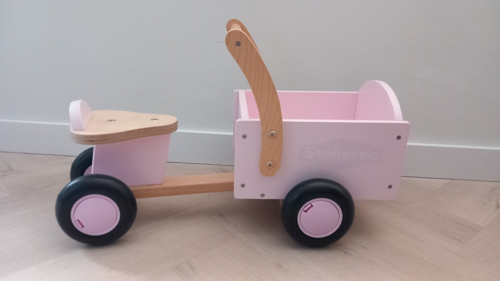 Roze houten loopfiets met karretje, Ophalen, Zo goed als nieuw