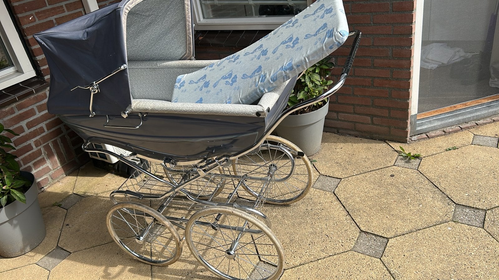 Klassieke Silver Cross kinderwagen met beddengoed, Kinderen en Baby's, Kinderwagens en Combinaties, Ophalen, Gebruikt, Kinderwagen