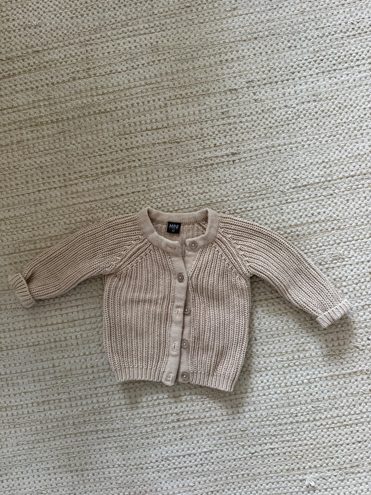Wibra beige bruin gebreid vestje babykleding Maat 62, Ophalen of Verzenden, Zo goed als nieuw, Jongetje of Meisje, Truitje of Vestje