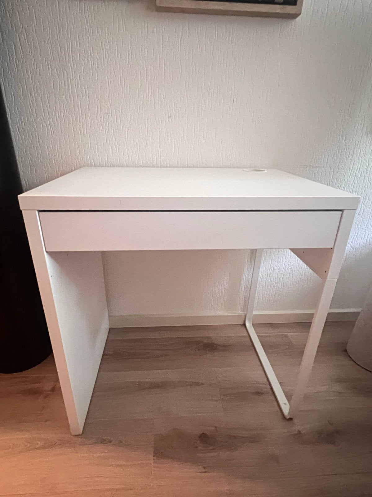 IKEA Micke bureau, Ophalen, Met lades, Zo goed als nieuw, IKEA