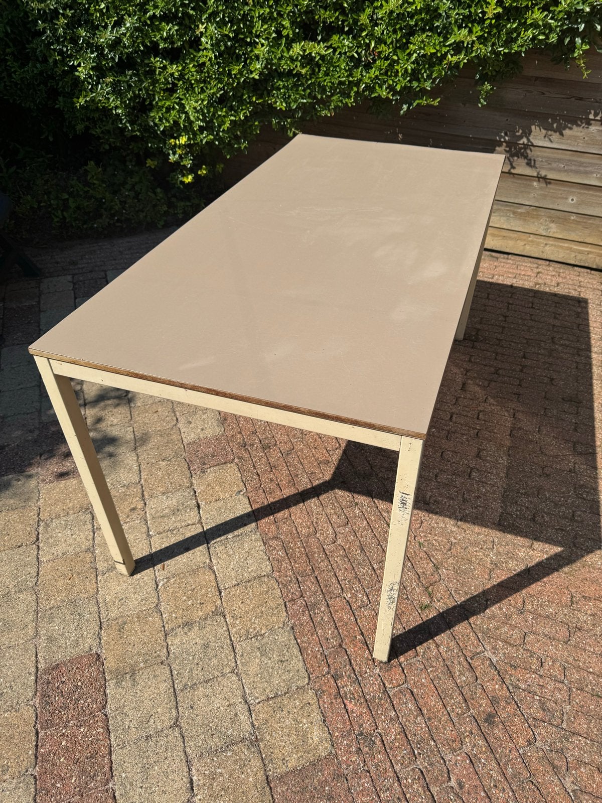 Tafel. Gispen Bureautafel met Afneembare Stalen Poten, Huis en Inrichting, Bureaus, Ophalen, Gebruikt, Metaal, Gispen