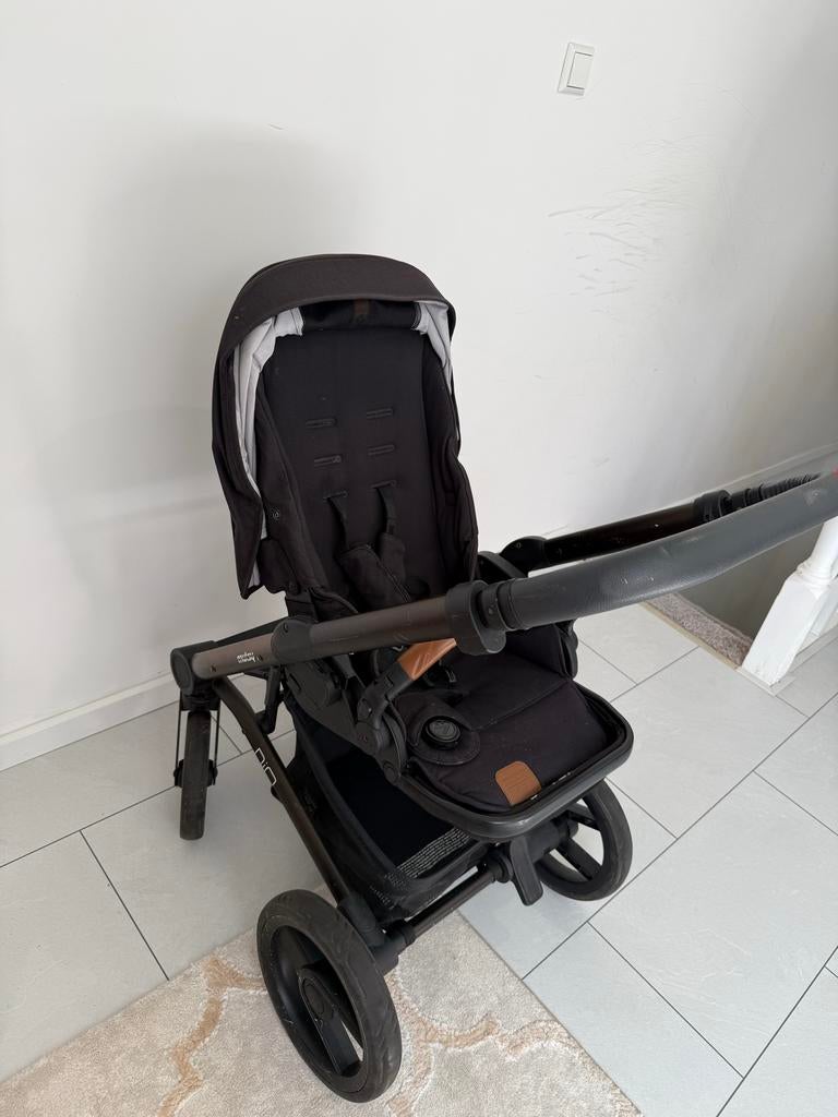 Mutsy Nio kinderwagen met winter voetzak, Kinderen en Baby's, Kinderwagens en Combinaties, Gebruikt, Verstelbare duwstang, Mutsy