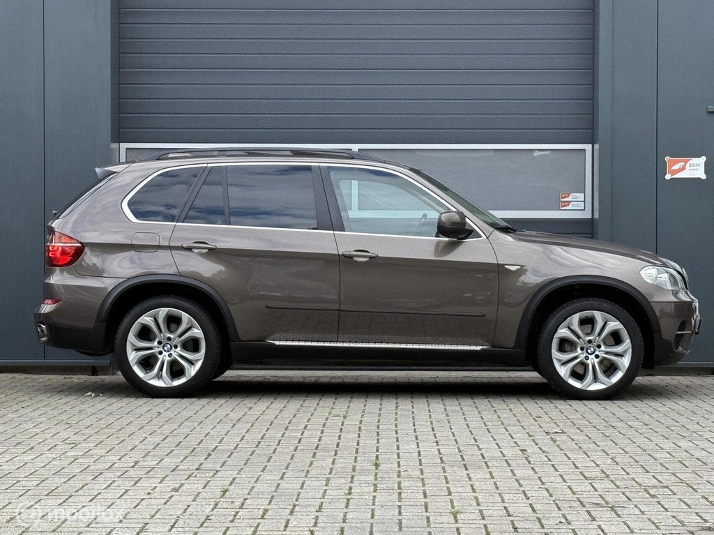 BMW X5 xDrive50i V8 High Executive Top staat, Euro 5, Bruin, 4395 cc, Leder