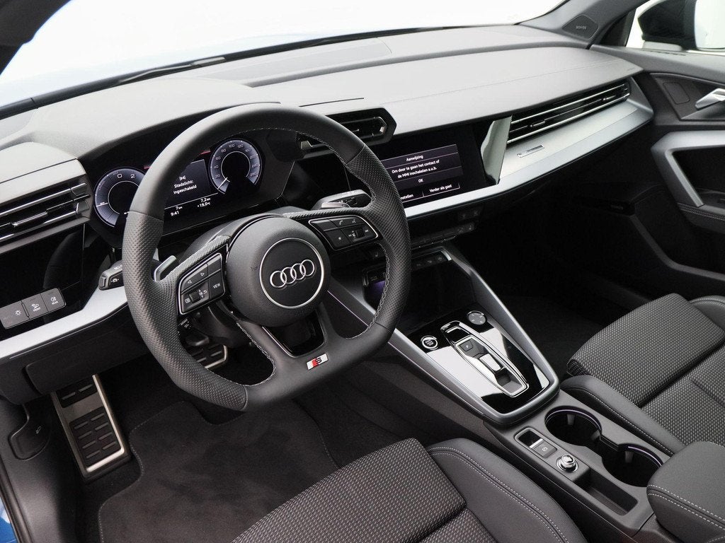 Audi A3 Sportback 40 TFSI e | S edition | 204 PK | Privacy g, Auto's, Audi, 1498 cc, 150 pk, Blauw, Leder en Stof