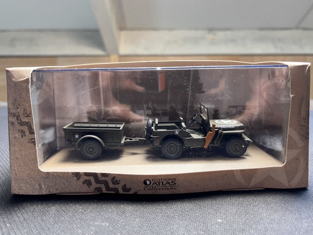 Atlas Jeep Willys MB met aanhanger 1:43, Ophalen of Verzenden, Zo goed als nieuw, Auto, Overige merken