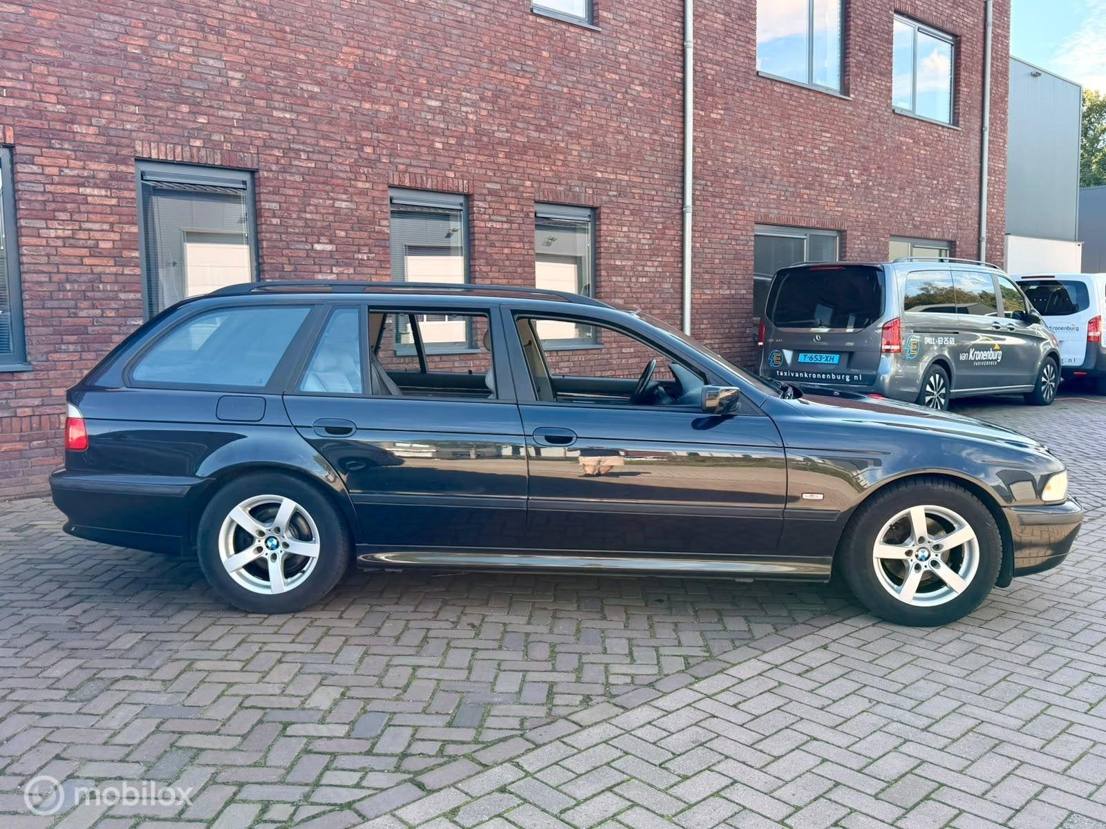 Mooie BMW e39 528i Touring op lpg youngtimer, nieuwe apk, foto 4