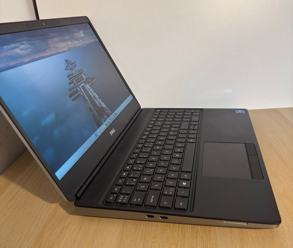 Dell Precision 7560 | i7-11850H | 32GB | 1TB SSD | RTX A2000, Met videokaart, 2 tot 3 Ghz, Dell@com, 1000AA