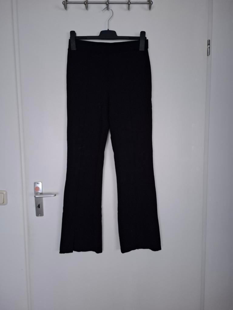 JDY damesbroek zwart elastische taille maat M., Kleding | Dames, Broeken en Pantalons, Ophalen of Verzenden, Zo goed als nieuw